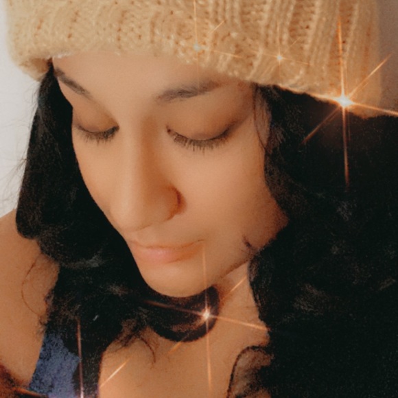 Meet your Posher, Nina - Picture 2 of 4